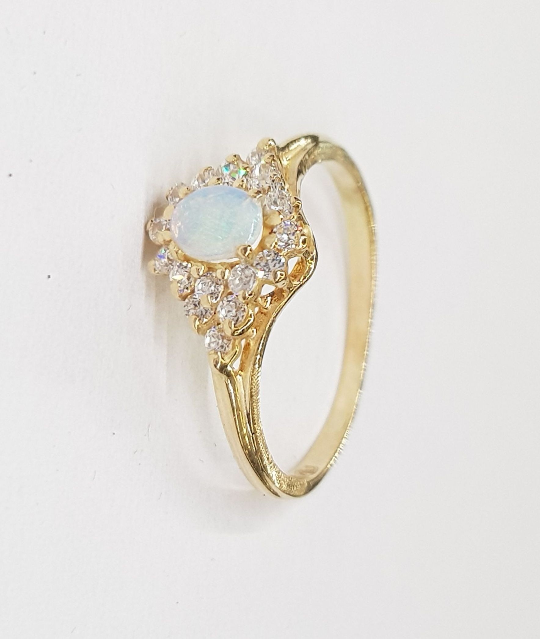 Złoty pierścionek LA91 z opalem i cyrkoniami